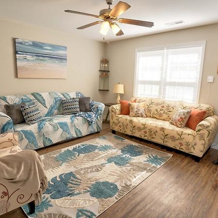 Kannapolis Elegant Townhouse - Pet Friendly エクステリア 写真
