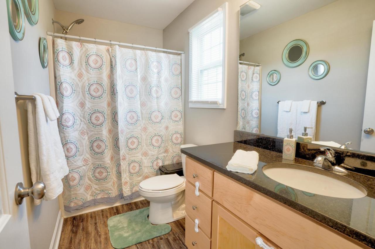 Kannapolis Elegant Townhouse - Pet Friendly エクステリア 写真