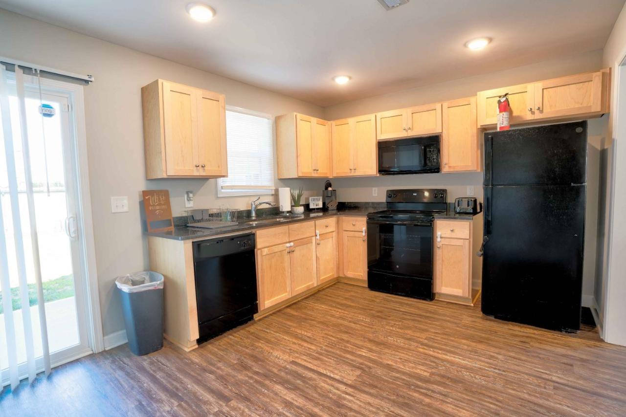 Kannapolis Elegant Townhouse - Pet Friendly エクステリア 写真