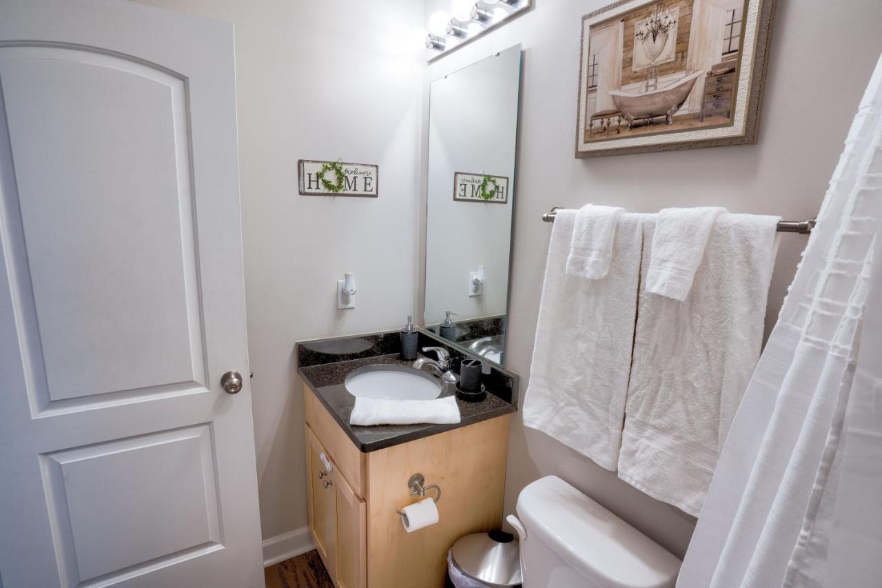 Kannapolis Elegant Townhouse - Pet Friendly エクステリア 写真
